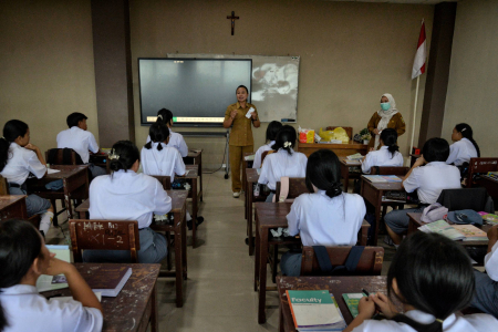 SOSIALISASI PENTINGNYA ZAT BESI UNTUK KESEHATAN