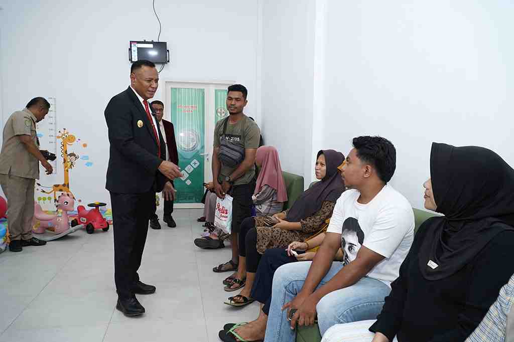 TINGKATKAN KUALITAS PELAYANAN KESEHATAN