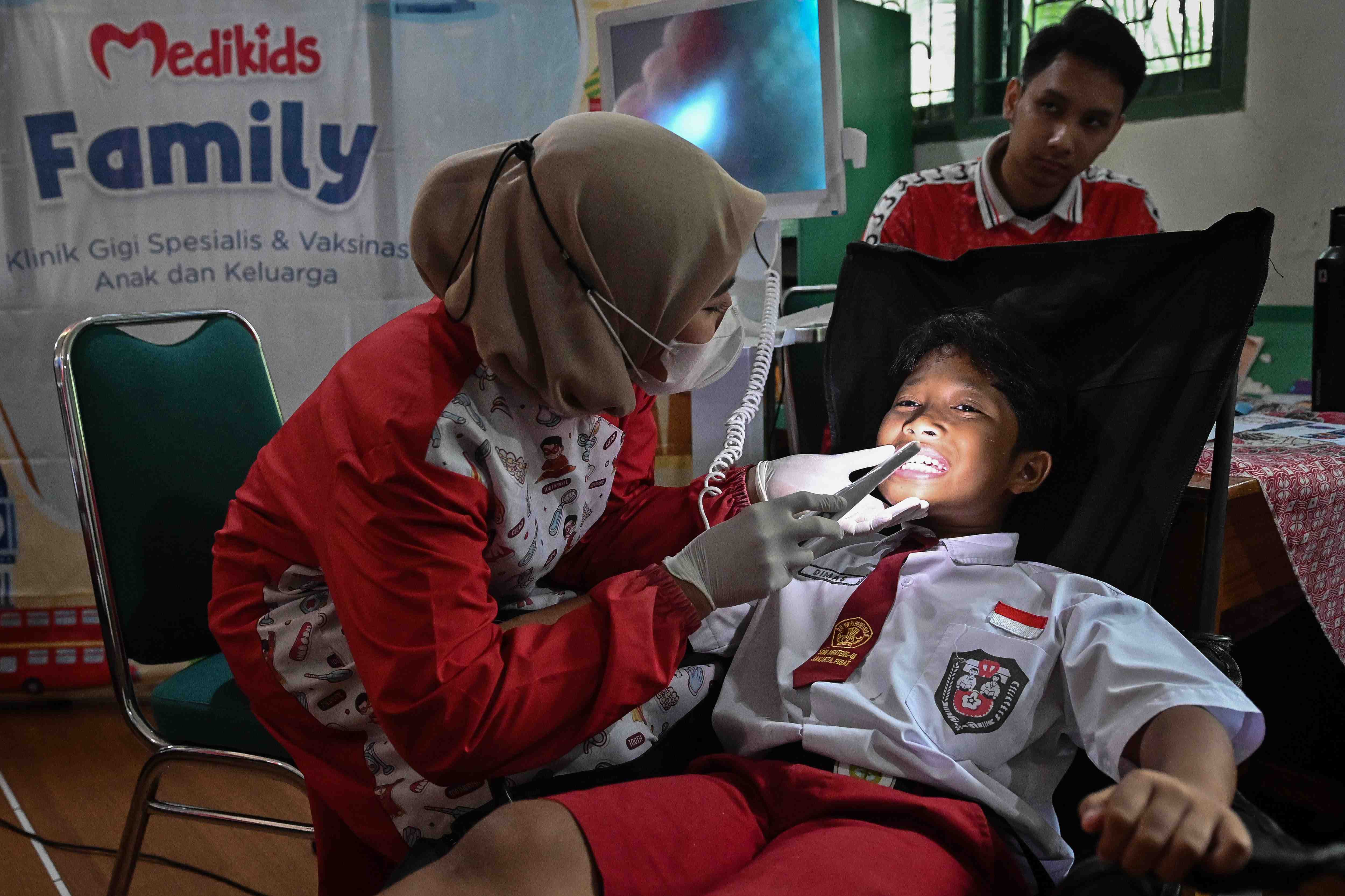 PERINGATAN HARI KESEHATAN GIGI NASIONAL