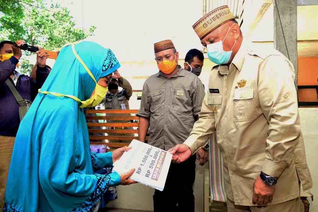 BANTUAN WARGA LANSIA