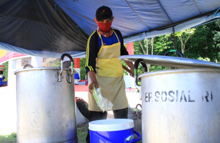 MAKANAN GRATIS UNTUK WARGA