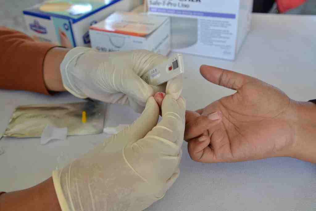 SAMPEL DARAH RAPID TEST