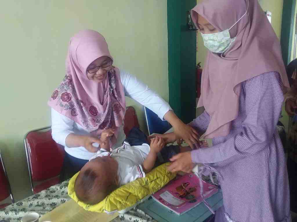TIMBANG BERAT BADAN BALITA