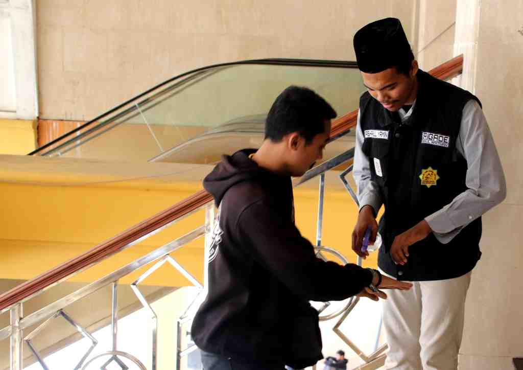 SEMPROTKAN CAIRAN DESINFEKTAN
