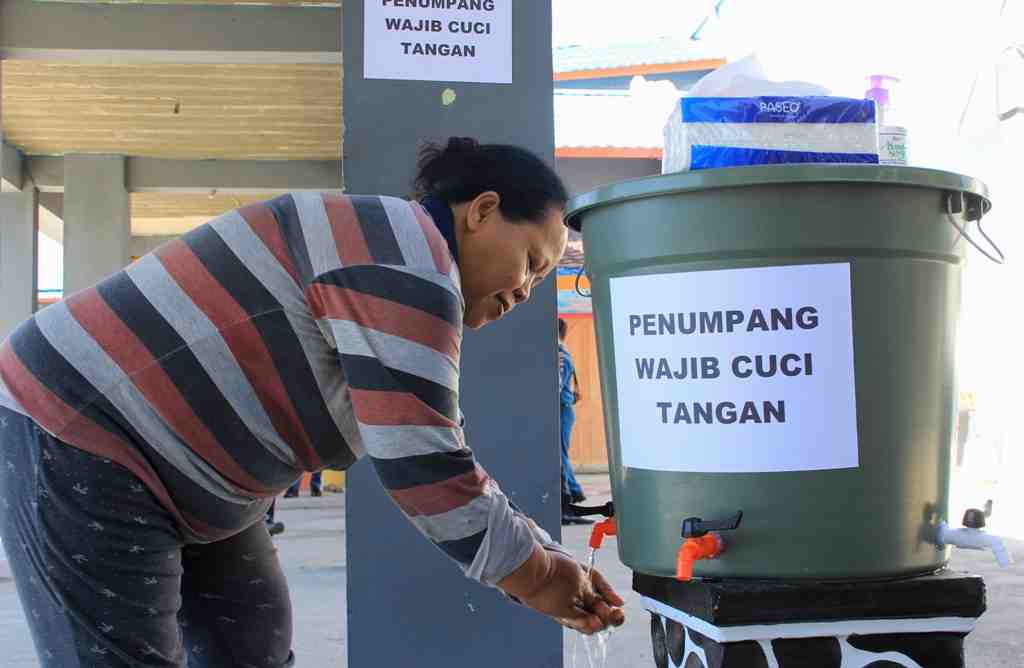 WAJIB CUCI TANGAN