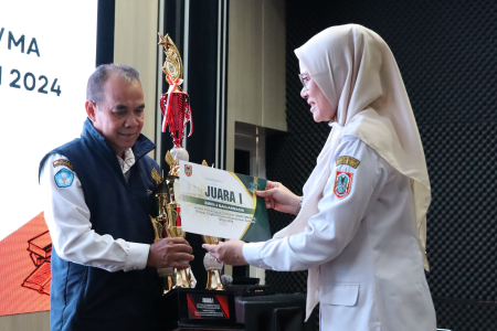 JUARA LOMBA PERPUSTAKAAN