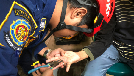 BANTU LEPAS CINCIN TERJEPIT