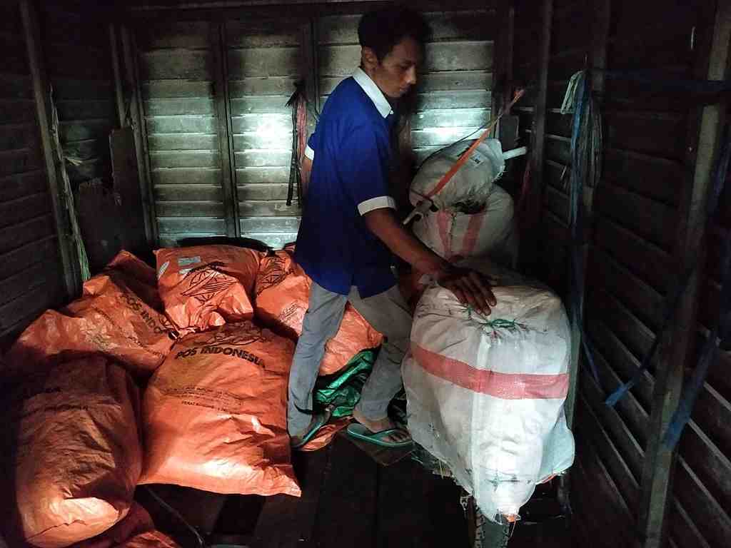 PAKET PENGIRIMAN POS MENINGKAT 