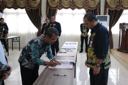 PENANDATANGANAN PAKTA INTEGRITAS