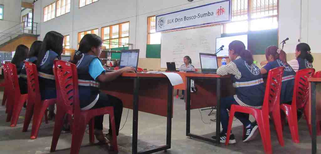 PELATIHAN KOMPUTER BLK DON BOSCO SUMBA