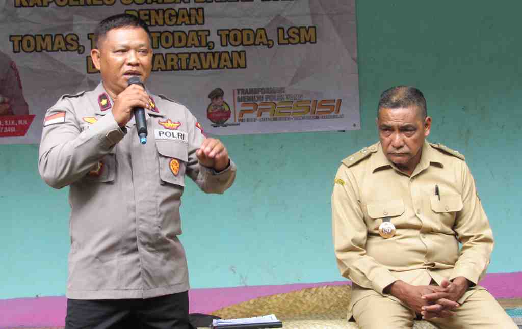 POLRES SBD GELAR JUMAT CURHAT DI DESA WATU KAWULA