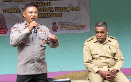 POLRES SBD GELAR JUMAT CURHAT DI DESA WATU KAWULA