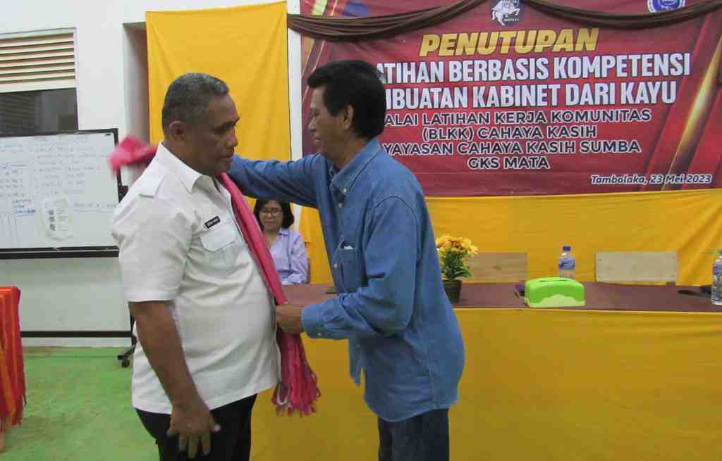 PEMBERIAN CINDERA MATA				