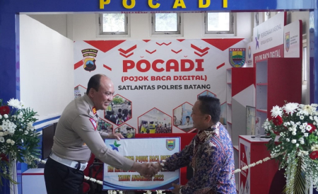 BERIKAN HIBAH POCADI