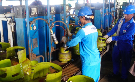 JAMIN STOK LPG JELANG NATARU