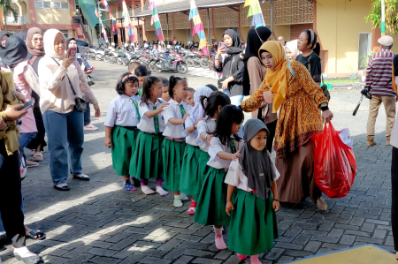 RAPIKAN BARISAN PESERTA DIDIK