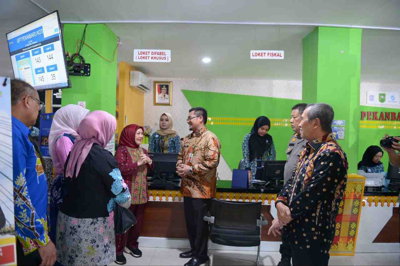 TINJAU PELAYANAN UPT SAMSAT PEKANBARU