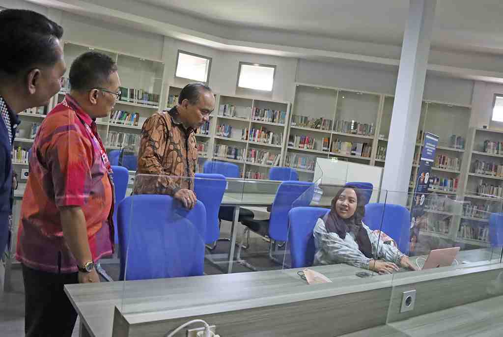 MENKOMINFO KUNJUNGI  MONUMEN PERS NASIONAL