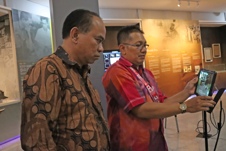 MENKOMINFO KUNJUNGI MONUMEN PERS NASIONAL