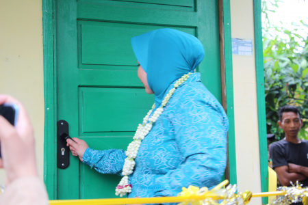 MENINJAU RUMAH SETELAH REHAB