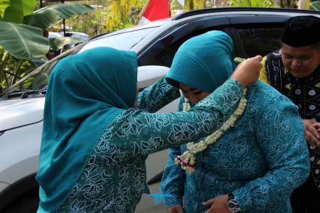 PENGALUNGAN BUNGA