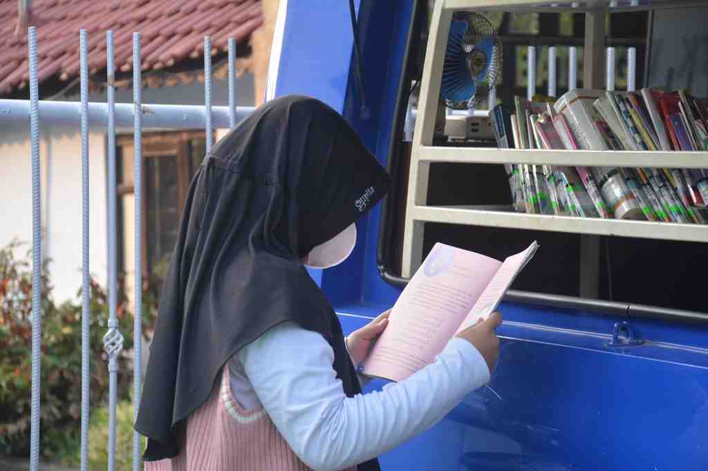 FASILITAS BACA BUKU