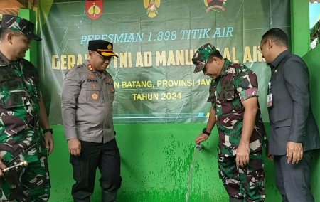RESMIKAN EMPAT TITIK AIR BERSIH