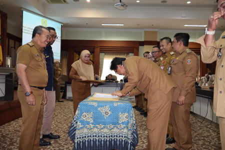 PENANDATANGANAN SURAT PERNYATAAN TA 2025