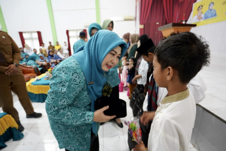 BINGKISAN DAN PECI USAI KHITANAN