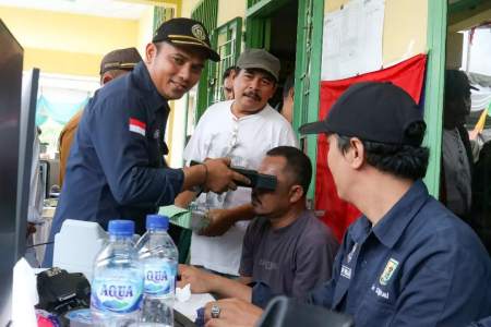 REKAM RETINA PEMBUATAN E-KTP di SERGAI