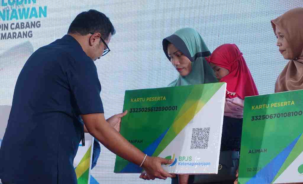 BERIKAN BUKTI KARTU PESERTA BPJAMSOSTEK