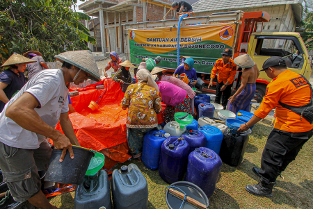 BANTUAN AIR BERSIH DI BOJONEGORO