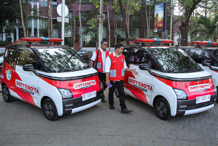 MOBIL LISTRIK DOTTOROTA UNTUK LAYANAN KESEHATAN DI MAKASSAR