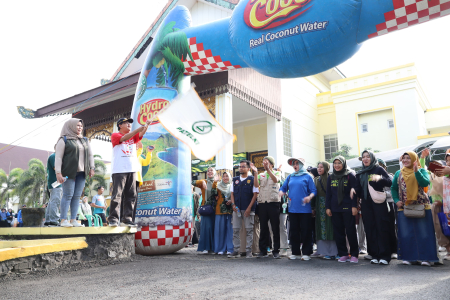 LEPAS PESERTA JALAN SANTAI