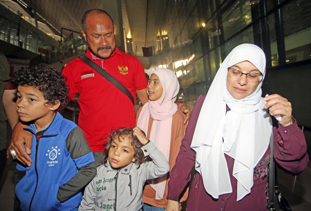 KEMENLU BERHASIL EVAKUASI WNI DARI GAZA