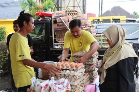 TELUR AYAM DI PASAR MURAHN