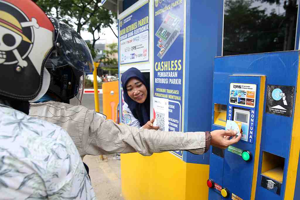 PEMBERLAKUAN PARKIR ELEKTRONIK NON TUNAI