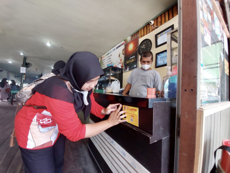 TEMPEL STIKER LAPOR! PAMAN
