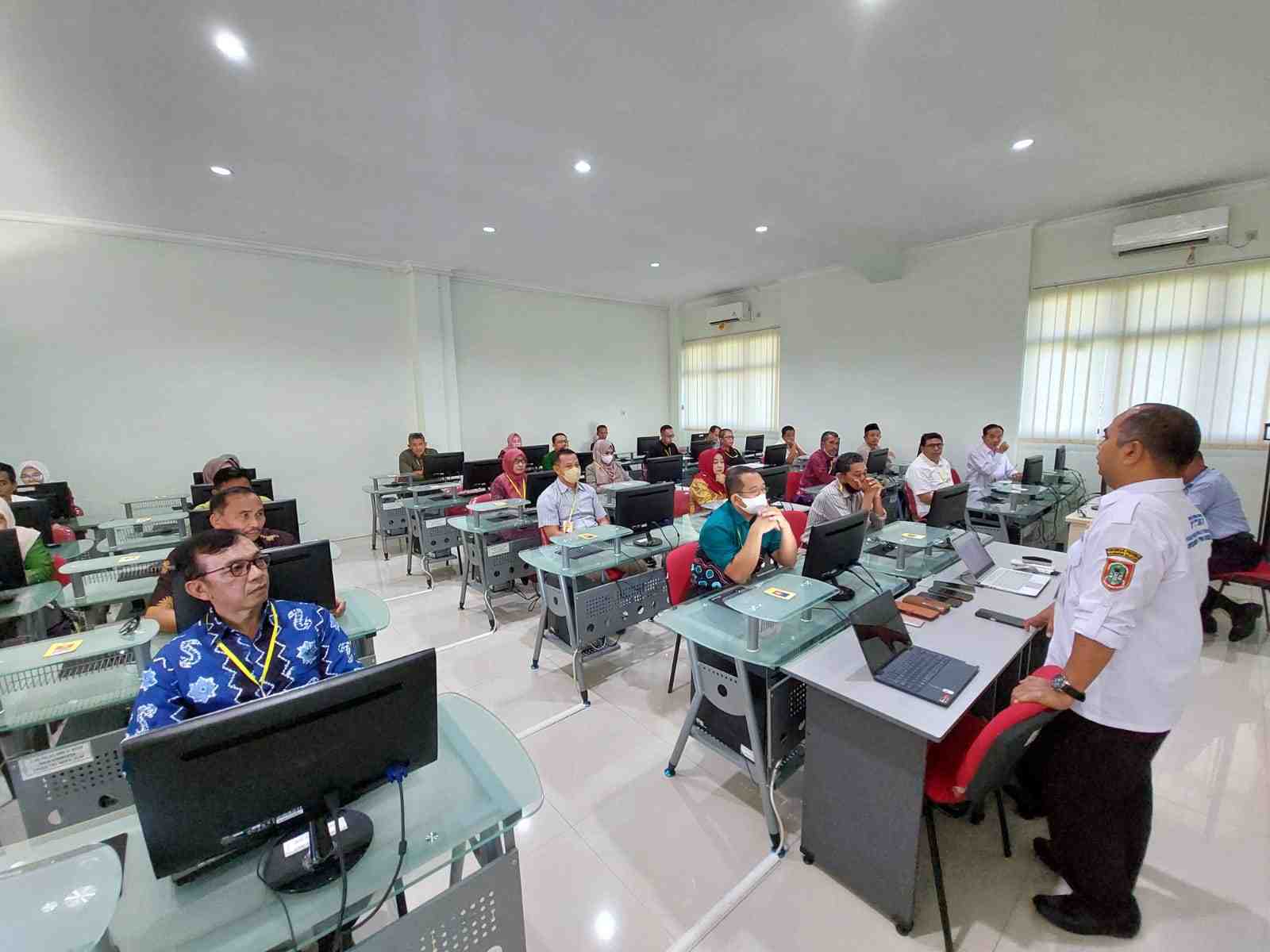  SELEKSI CALON ANGGOTA KOMISI INFORMASI