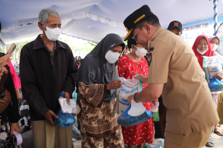 BANTUAN WARGA TERDAMPAK KARHUTLA