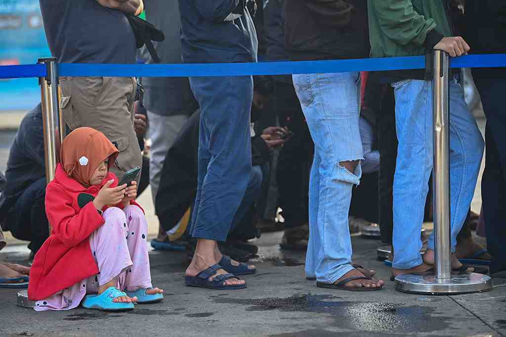 LAYANAN PENUKARAN UANG DI REST AREA TOL