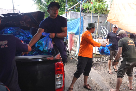 PENDISTRIBUSIAN BANTUAN SEMBAKO