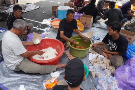 KONSUMSI UNTUK KORBAN BANJIR