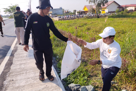 AKSI PUNGUT SAMPAH 