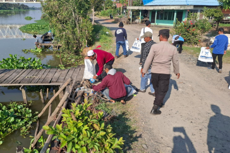AKSI JUMAT BERSIH PUNGUT SAMPAH