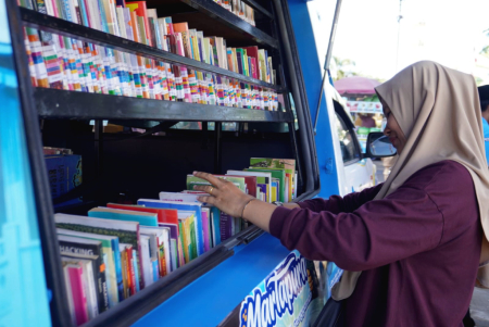 SEHARI BERSAMA BUKU PERPUSTAKAAN INSPIRATIF