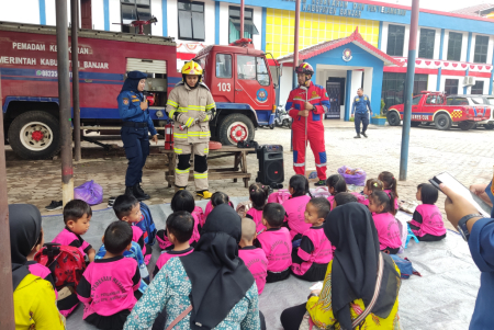 EDUKASI PENCEGAAHAN KEBAKARAN SEJAK DINI