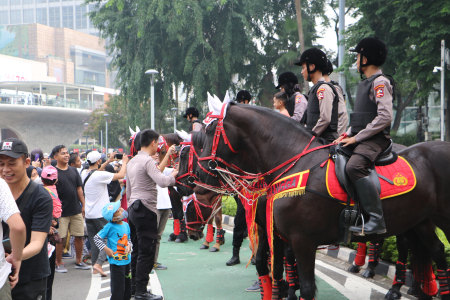 PASUKAN POLISI BERKUDA DI CAR FREE DAY JAKARTA 