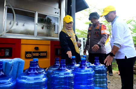 AIR BERSIH UNTUK KORBAN BANJIR