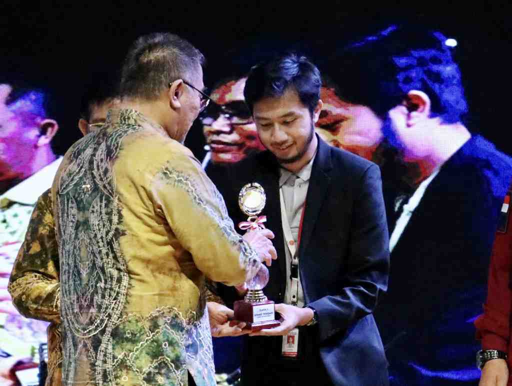 STAN TERBAIK KATEGORI BUMN BUMD SWASTA